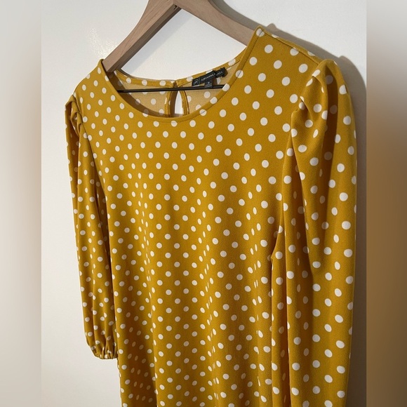 Adrianna Papell Yellow Polka-Dot 3/4 Sleeve Blouse Shirt Size Medium EUC - Picture 3 of 8